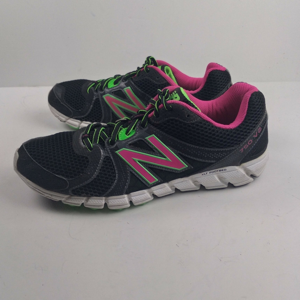 New Balance 750 V2 black / pink  size 12